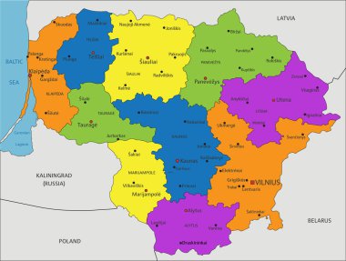 Renkli Litvanya siyasi haritası açık bir şekilde etiketlenmiş, ayrık katmanlarla. Vektör illüstrasyonu.
