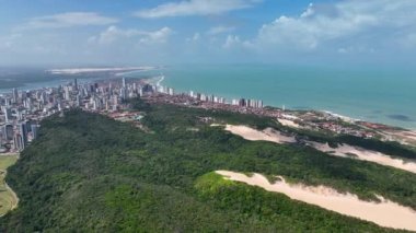 Brezilya 'nın Rio Grande do Norte eyaletindeki Natal sahil şehrinin panoramik hava manzarası. Natal Brazil şehir merkezi. Şehir manzarası Natal Rio Grande do Norte.