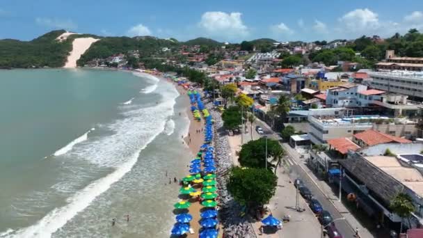 位于巴西北部格兰德河纳塔尔的Ponta Negra海滩的Bald Hill 热带风景 北里约格朗德首府纳塔尔的海滩景观 巴西东北部 Natal Rio Grande Norte — 图库视频影像