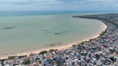 Brezilya 'nın Paraiba Eyaleti' nde Joao Pessoa şehrinin geniş bir manzarası var. Kuzeydoğu Brezilya. Şehir simgesi gökyüzü şehri. Joao Pessoa Paraiba şehir merkezinde. Şehir manzarası Joao Pessoa Brezilya.