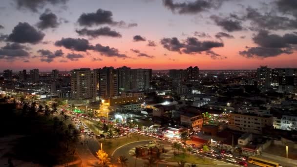 Luchtfoto Stadsgezicht Zonsondergang Landschap Van Crab Walkway Avenue Bij Aracaju — Stockvideo