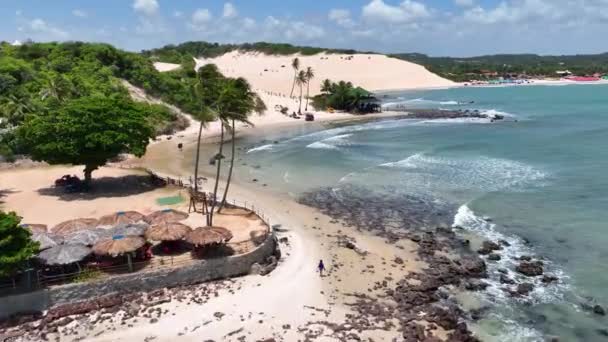 リオグランデ ノルテ州のGenipabuビーチでのカリブ海の風景 ブラジル北東部 休暇の風景 楽園の風景 グランデ ノルテのジニパブビーチ ブラジル北東部の景勝地 — ストック動画