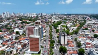 Joao Pessoa Paraiba şehir merkezinde. Joao Pessoa Brezilya şehri. Joao Pessoa Brezilya şehir merkezindeki turistik göl manzarası. Şehrin en ünlü gölü. Tropik seyahat. Seyahat arazisi.