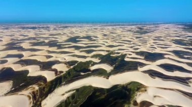 Maranhao eyaletindeki Mandacaru köyü. Lencois Maranhenses Ulusal Parkı yakınlarındaki Brezilya Northeastern 'da. Lakeshore nehir manzarası. Mandacaru Nehri manzarası. Lencois Maranhens 'in geçmişi.