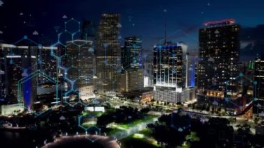 Miami Birleşik Devletleri. Fütürist siber efektli akıllı şehrin hava siber şehri. Yenilik. Nano teknoloji. Miami Birleşik Devletleri. Siber teknoloji. Bulut hesaplama. Dijital dönüşüm.