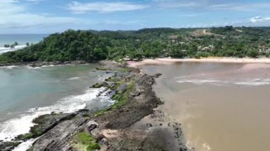 Bahia Brezilya 'daki Itacare Deniz Feneri. Turizm arazisi. Doğa Arkaplanı. Seyahat Manzarası. Tatil Tatilleri. Deniz kenarı sahnesi. Bahia Brezilya 'daki Itacare Deniz Feneri.