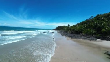 Bahia Brezilya 'daki Itacare Havizinho Plajı. Turizm arazisi. Doğa Arkaplanı. Seyahat Manzarası. Tatil Varış Yeri. Göz kamaştırıcı sahne. Bahia Brezilya 'daki Itacare' de Havizinho Plajı.