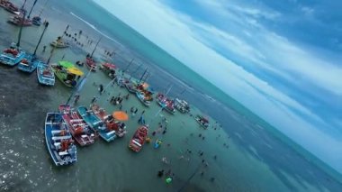 Alagoas Brezilya 'daki Maceio' da Pajucara Doğal Havuzları. Mercan Resifi Körfezi Suyu. Doğa manzarası. Paradisiac Manzarası. Seyahat güzergahı. Tropikal tatil. Alagoas 'taki Maceio' da Pajucara Doğal Havuzları.