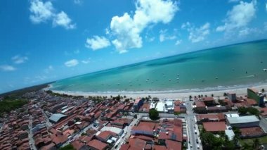 Alagoas Brezilya 'daki Maragogi' de sahil şehri. Turizm arazisi. Karayip arka planı. Seyahat Manzarası. Tatil Varış Yeri. Deniz Burnu Sahnesi. Maragogi Sahil Şehri Alagoas Brezilya.