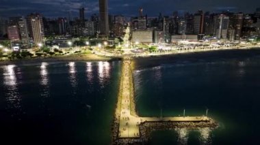 Ceara Brezilya 'daki Fortaleza' da sahil şehri. Şehir merkezinde. Kentsel Şehir Manzarası. Plaj manzarası. Şehir Sahnesi Sahnesi. Ceara Brezilya 'daki Fortaleza' da sahil şehri.