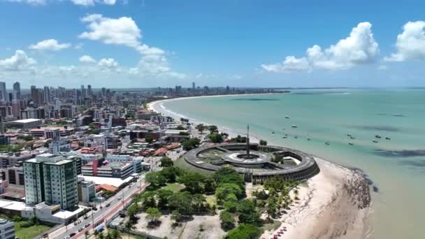ブラジルのジョアオ ペソアにあるタンバウ ビーチ 海辺の風景 沿岸都市 都心部 背景都市景観 ジョアオ ペソアのタンバウビーチ パラベア — ストック動画