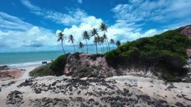Paraiba Brezilya 'daki Joao Pessoa' da Coqueirinho Plajı. Açık hava manzarası. Doğa Sahili. Doğal arka plan. Yaz Gezisi. Coqueirinho Plajı Joao Pessoa Paraiba Brezilya.