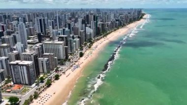 Pernambuco Brezilya 'daki Recife' de Boa Viagem Plajı. Şehir peyzajı. Şehir merkezi arka planı. Şehir Bölgesi. Metropolis Binaları. Boa Viagem Plajı Recife Pernambuco Brezilya.