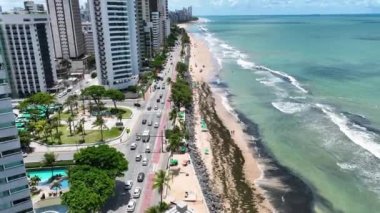 Pernambuco Brezilya 'daki Recife' de Boa Viagem Plajı. Şehir peyzajı. Şehir Bölgesi. Şehir merkezi arka planı. Metropole Binaları. Boa Viagem Plajı Recife Pernambuco Brezilya.