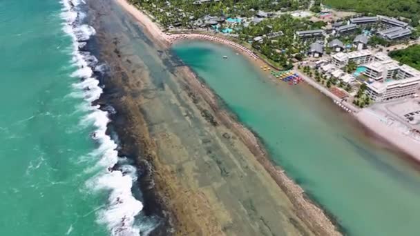 Pernambuco Brezilya Daki Tavuk Sahili Limanı Ndaki Yüksek Duvar Plajı — Stok video
