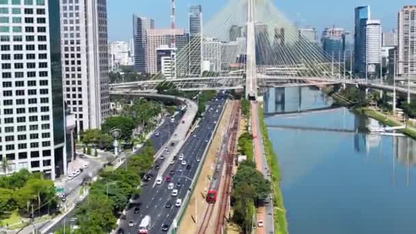 Γέφυρα Καλωδίων Στο Cityscape Στο Σάο Πάολο Της Βραζιλίας Στο — Αρχείο Βίντεο