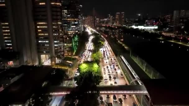 圣保罗夜市的时光飞逝 城市景观桥 交通道路 圣保罗巴西 城市天际线景观 圣保罗夜市的时光飞逝 — 图库视频影像