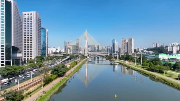 Cable Stayed Bridge Het Centrum Van Sao Paulo Brazilië Stadsgezicht — Stockvideo