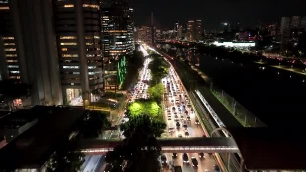 Motorvägstrafik Stadsnatten Sao Paulo Brasilien Centrala Bryggan Trafikvägen São Paulo — Stockvideo