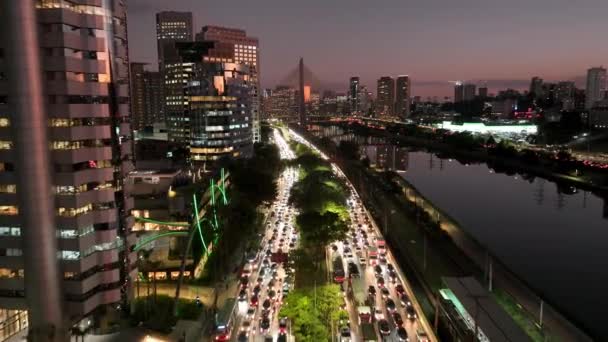 Snelwegverkeer Bij City Sunset Sao Paulo Brazilië Brug Verkeersweg Sao — Stockvideo