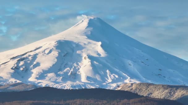 Villarrica Vulkaan Bij Pucon Los Rios Chili Vulkaanlandschap Mistochtend Achtergrond — Stockvideo