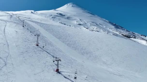 Puerto Varas Şili Deki Osorno Volcan Kayak Stasyonu Karlı Dağlar — Stok video