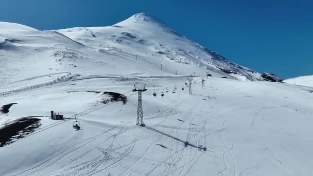 Skidstation Vid Osorno Vulcan Petrohue Chile Snöiga Berg Skidcentret Petrohue — Stockvideo