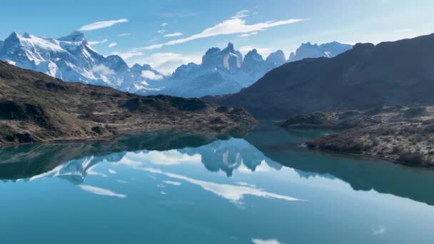 Lago Escénico Torres Del Paine Punta Arenas Chile Montañas Nevadas — Vídeos de Stock