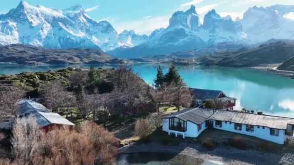 Country House Torres Del Paine Puerto Natales Chile Snowy Mountains — Stock Video