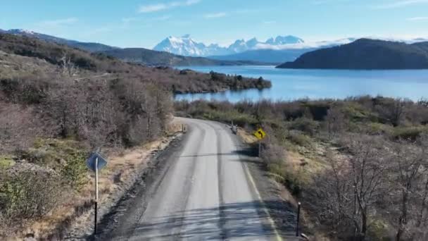 Patagonya Yolu Puerto Natales Antartika Şili Karlı Dağlar Yol Manzarası — Stok video