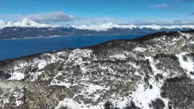 Tierra Del Fuego Arjantin 'deki Ushuaia' da Cerro Guanaco. Karlı Dağlar. Buzul Manzarası. Tierra Del Fuego Arjantin. Kış Arkaplanı. Cerro Guanaco Ushuaia 'da Tierra Del Fuego Arjantin.