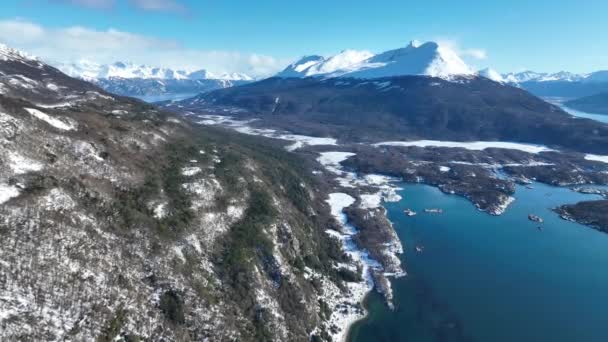 Lapataia Bay Ushuaia Końcu Świata Argentyny Śnieżne Góry Krajobraz Lodowcowy — Wideo stockowe