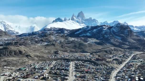 Patagonia City Chalten Patagonia Argentina Paisaje Nevado Vista Aérea Exterior — Vídeos de Stock