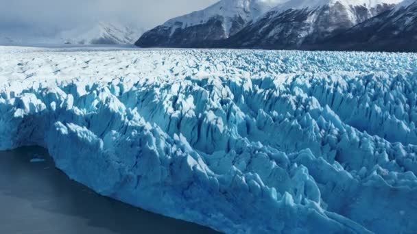 Perito Moreno Glacial在阿根廷巴塔哥尼亚的El Calafate 自然景观 冰河风景 巴塔哥尼亚阿根廷 艾斯伯格背景 Perito Moreno — 图库视频影像