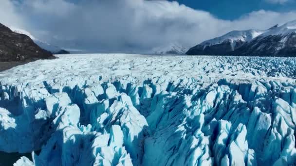 アルゼンチンのパタゴニアのエル カラファテでのペリト モレノ氷河 自然景観について 氷河の風景 パタゴニア アルゼンチン アイスバックグラウンド パタゴニア アルゼンチン — ストック動画