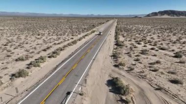 Mojave Reserve, San Bernardino, Kaliforniya 'da. Ulusal Rezerv Turizm Seyahati. Meşhur Kaliforniya Çölü. Mojave rezervi, San Bernardino, Kaliforniya Birleşik Devletleri.
