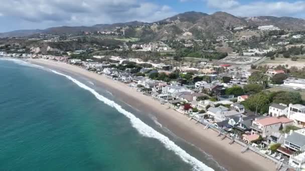 Παραλία Μαλιμπού Στο Λος Άντζελες Στην Καλιφόρνια Των Ηνωμένων Πολιτειών — Αρχείο Βίντεο