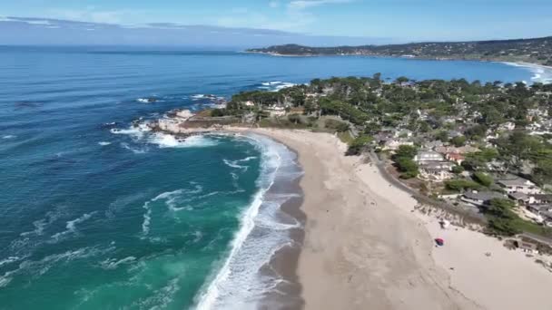 Ακτή Παραλία Στο Carmel Στην Καλιφόρνια Ηνωμένες Πολιτείες Τουρισμός Της — Αρχείο Βίντεο
