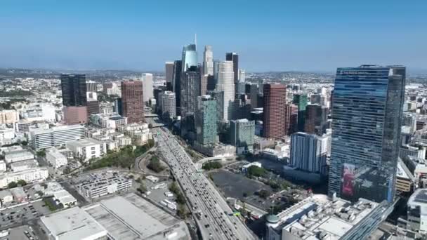 カリフォルニア州ロサンゼルスにある企業超高層ビル ビジネス旅行の風景 高層ビルディング カリフォルニア州ロサンゼルスにある企業超高層ビル — ストック動画