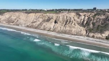 Amerika Birleşik Devletleri 'nin Kaliforniya eyaletindeki San Diego' daki Blacks Plajı. Paradisiac Sahili. Deniz Burnu Simgesi. Kaliforniya 'da San Diego' da Siyahların Plajı.