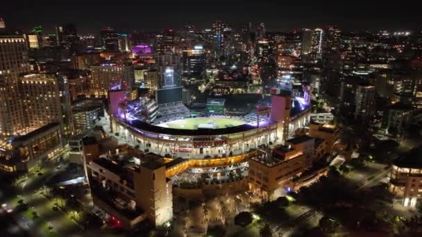 位于美国加州圣地亚哥的足球场 梅格洛波利斯市中心的城市景观 足球场 位于美国加州圣地亚哥的足球场 — 图库视频影像
