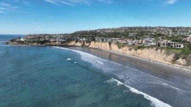 Kaliforniya 'da San Diego' da Pasifik Plajı. Cennet Sahili Manzarası. Deniz Burnu Limanı. Pasifik Plajı San Diego 'da Kaliforniya' da.