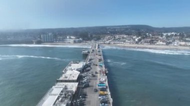 Santa Cruz 'daki Balıkçılar İskelesi, Amerika Birleşik Devletleri. Doğanın Seyahat Arkaplanı. Deniz Burnu Manzarası. Santa Cruz 'daki Balıkçılar İskelesi, Amerika Birleşik Devletleri.