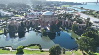 Kaliforniya, San Francisco 'daki Güzel Sanatlar Sarayı. Highrise İnşaat Mimarisi. Turizm Seyahati. Kaliforniya, San Francisco 'daki Güzel Sanatlar Sarayı.