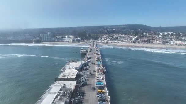 位于美国加州圣克鲁斯的渔民码头 自然旅行背景 海景景观 位于美国加州圣克鲁斯的渔民码头 — 图库视频影像