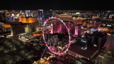 Nevada 'da Las Vegas' ta dönme dolap. Meşhur Gece Manzarası. Eğlence Mekanı. Nevada 'da Las Vegas' ta Dönme Dolap.