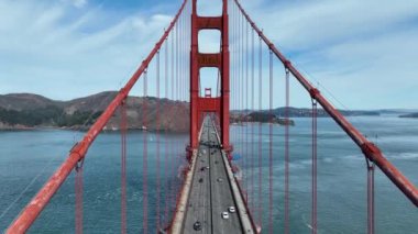 Kaliforniya 'da San Francisco' daki Golden Gate Köprüsü Havalimanı. Megalopolis Şehir Merkezi. İş seyahati. Golden Gate Köprüsü Havalimanı San Francisco, Kaliforniya Birleşik Devletleri.