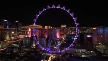 Nevada 'da Las Vegas' ta dönme dolap. Meşhur Gece Manzarası. Eğlence Mekanı. Nevada 'da Las Vegas' ta Dönme Dolap.