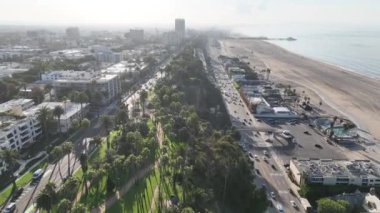 Santa Monica Los Angeles 'ta, Kaliforniya' da. Coast City Peyzajı. Şehir merkezindeki şehir manzarası. Santa Monica Los Angeles 'ta Kaliforniya' da.