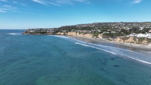 カリフォルニア州サンディエゴのパシフィックビーチ コースト シティ ランドスケープ ビーチの背景 カリフォルニア州サンディエゴにあるパシフィックビーチ — ストック動画